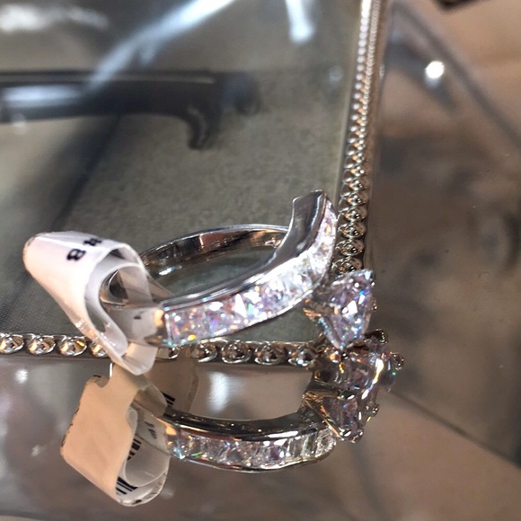 Gorgeous Simulated Diamond Ring - Picture 3 of 5